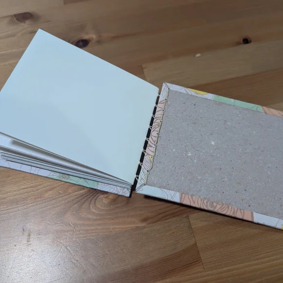 Floral Patterned Notebook - Picture 6 of 6